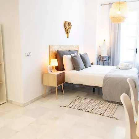 P&P Apartaments Pena Malaga Exterior photo